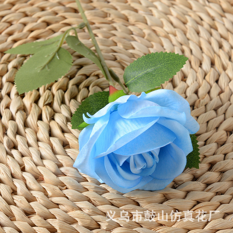 Sola franela Rosa flor artificial Día de San Valentín accesorios de boda flor decorativa pared cascada flor artificial Flor de seda artificial