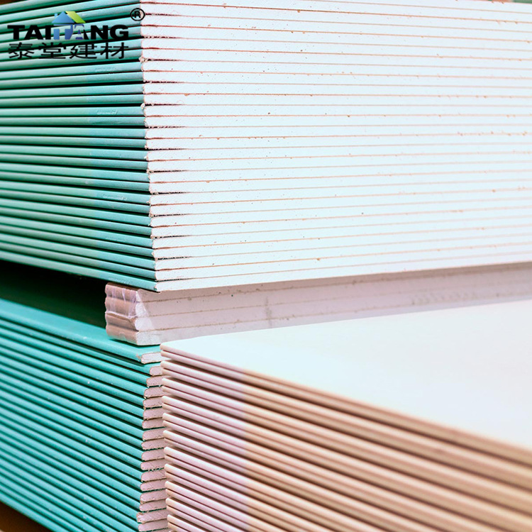 Fabricante de origen Tablero resistente al fuego impermeable Techo absorbente de sonido Decoración de papel Tablero de yeso de pared divisoria de yeso