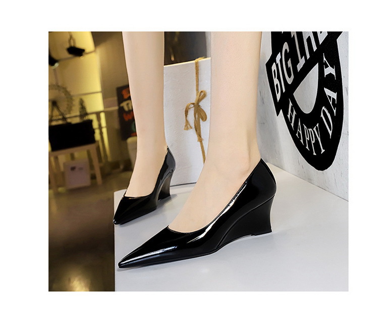 Spitze Damen High Heels Aus Lackleder Als Elegante Abendschuhe_voghion.com