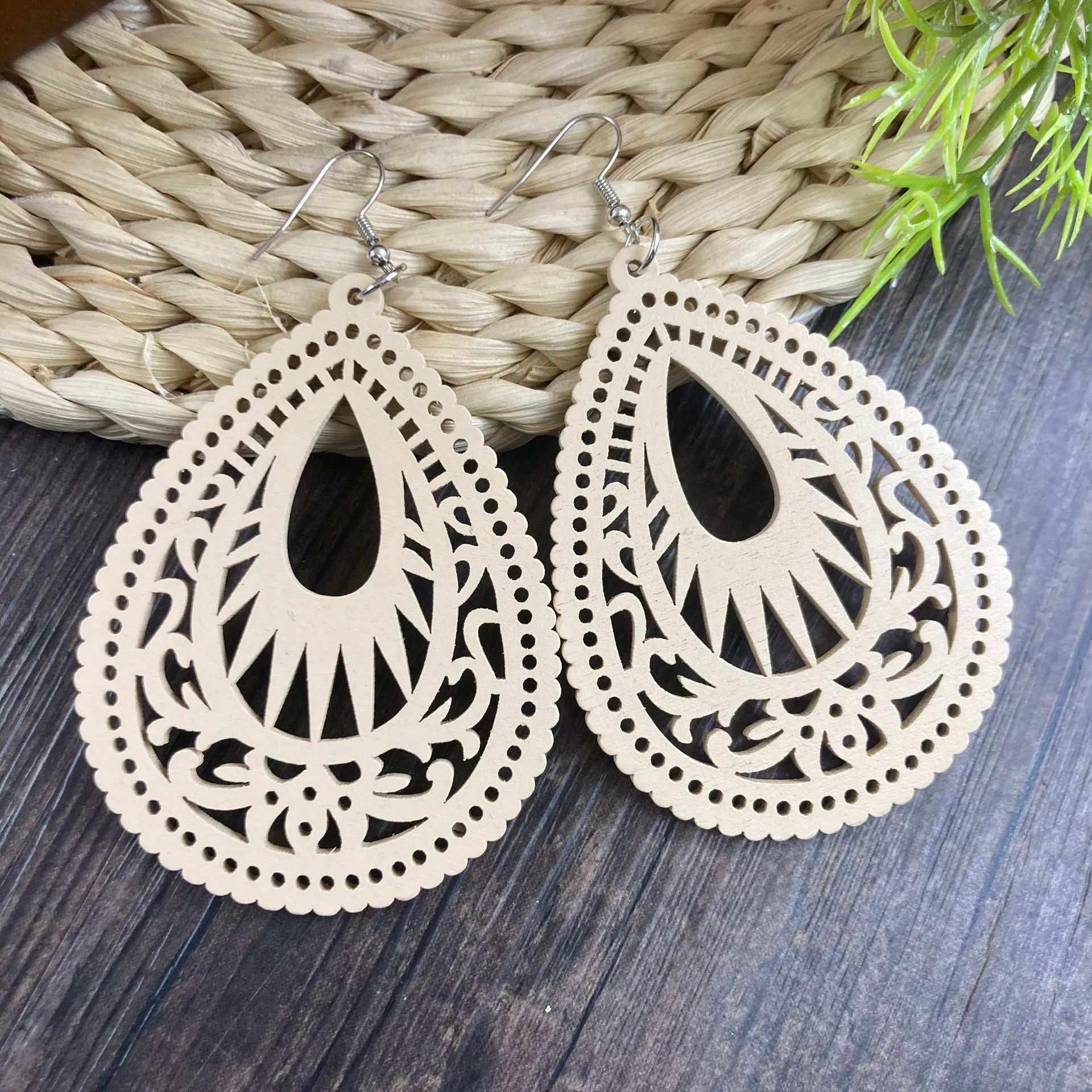 1 Pair Casual Ethnic Style Water Droplets Stoving Varnish Hollow Out Wood Drop Earrings display picture 7