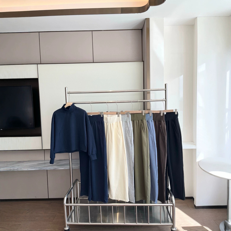 26 Autumn/Winter AL same style Serenity series ribbed stand-up collar short sweatshirt and casual high-waisted straight-leg pants sports suit 26 Autumn/Winter AL same style Serenity series ribbed stand-up collar short sweatshirt and casual high-waisted straight-leg pants sports suit
