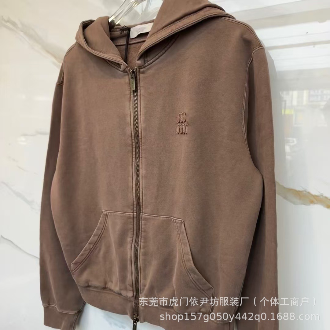 2024 가을과 겨울 높은 버전 MM 패치 자수 더블 지퍼 세척 물 오래 된 스웨터 여성용 양털 후드