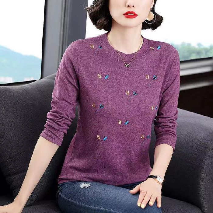 New long-sleeved T-shirt for women, spring and autumn 2023, stylish top for middle-aged mothers, plus size, loose fit, slimming base layer.