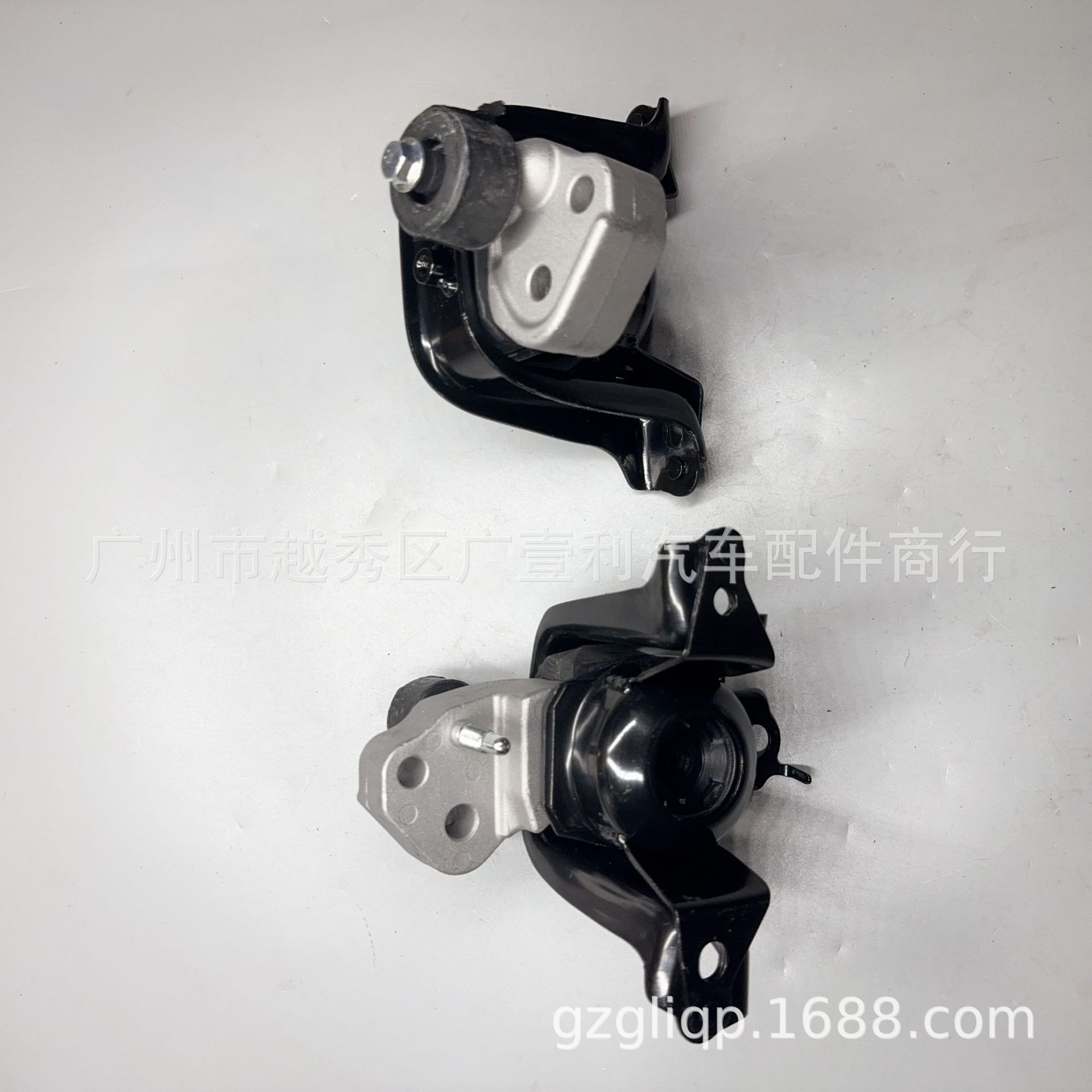 Applicable 12305-0M020 12305-21060 12360-21140 VITZ NCP10 right machine foot glue