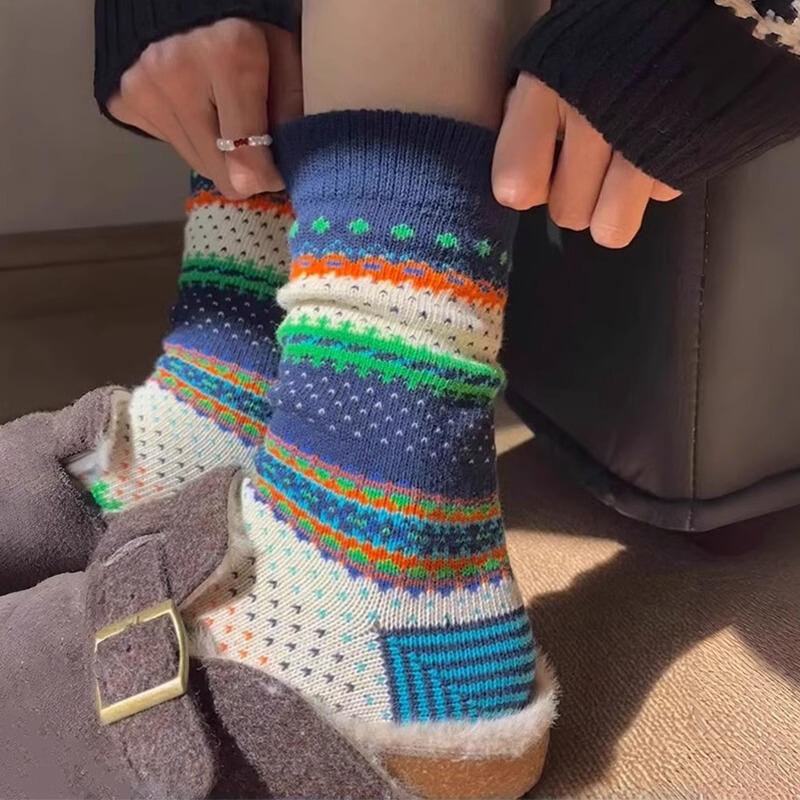 Autumn and Winter Socks for Women, Mid-Calf Fair Isle, Versatile and Fashionable, Piled on the Feet to Heattech and Comfortable, 2024 New Hot Style