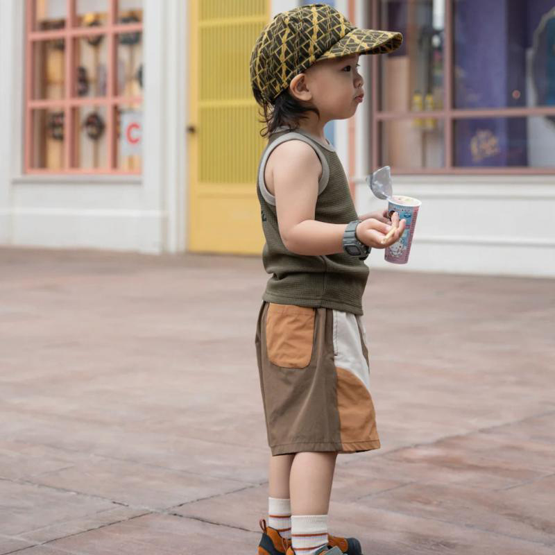 男の子夏服 2025 新しいトレンディでクールな軽量ノースリーブ通気性ベスト子供用ルーズカジュアルショーツ 2 点セット|undefined