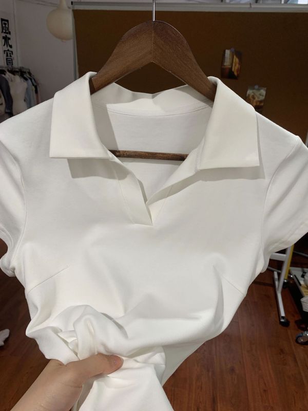 ソリッドカラーラペルショルダー半袖Tシャツレディース2025夏新作ピンチウエスト痩身カジュアル万能トップポロシャツ|undefined