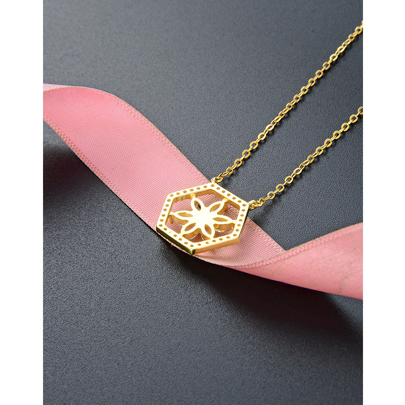 925 plata esterlina collar de diamantes hexagonal de lujo ligero nicho diseño de alta sensibilidad colgante de flores de cadena de clavícula