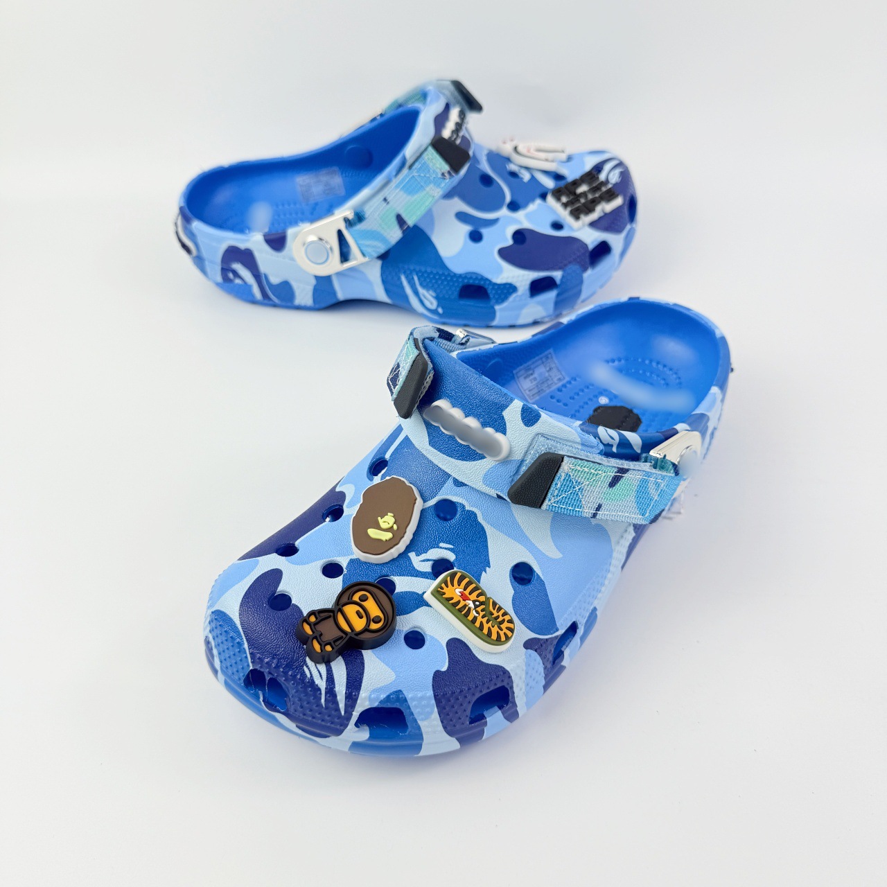 croos nuevo beep ape cabeza de adulto zapatos de agujero zapatillas frías para hombres y mujeres resbaladizas suelas suaves zapatos de playa