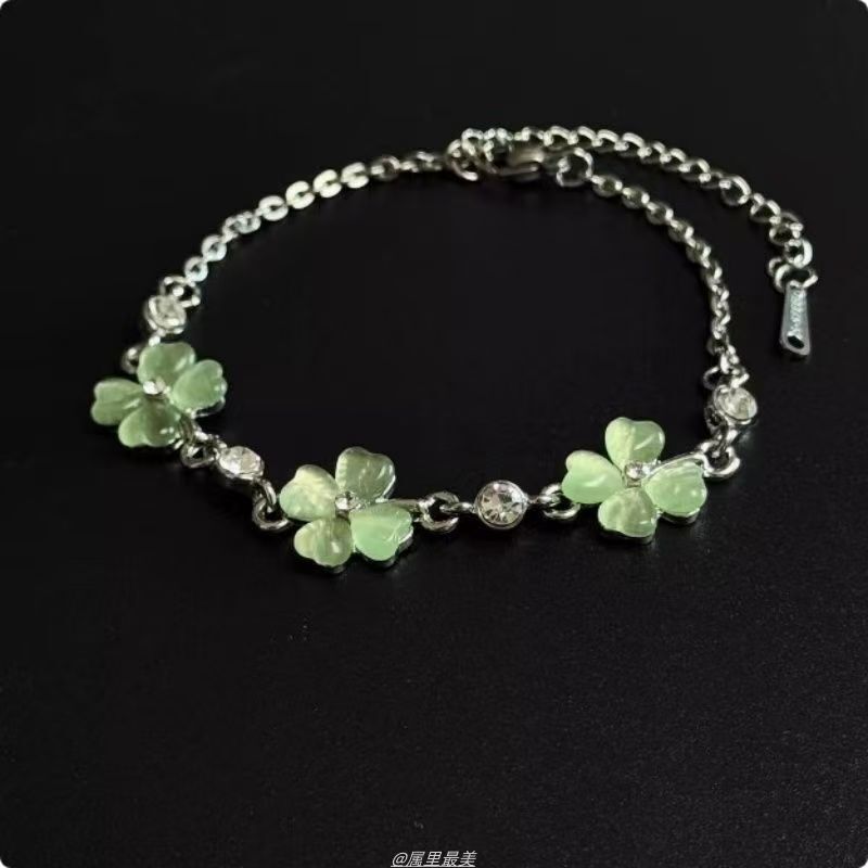 Clover Green Four-Leaf Clover Cat's Eye Stone Bracelet for Women, High-End Simple Niche Design, Light Luxury Temperament Bracelet