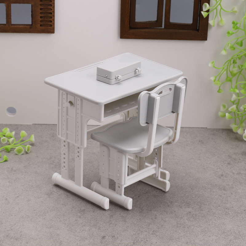 子供のミニの机のデスクのミニチュアは食べ物を縮めてシミュレーションします。