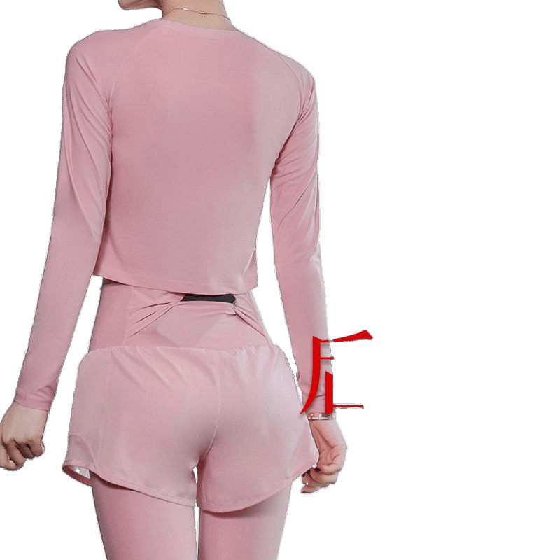 Trajes deportivos de yoga para mujeres verano nuevo 2025 nuevo abrigo con cojín de pecho secado rápido falso dos pantalones comercio exterior