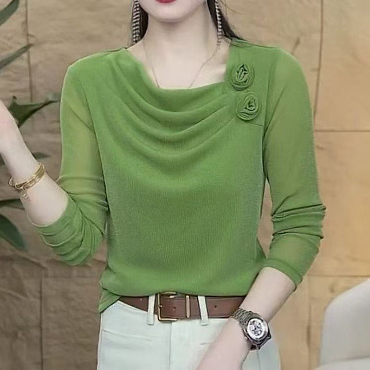 Dropshipping available. Floral print women's T-shirt, slim fit, flattering, autumn fashion, stylish, age-reducing, and elegant