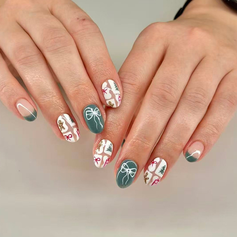 Christmas short oval gingerbread bow Christmas tree green French press-on nails cross-border press-on nails Christmas short oval gingerbread bow Christmas tree green French press-on nails cross-border press-on nails