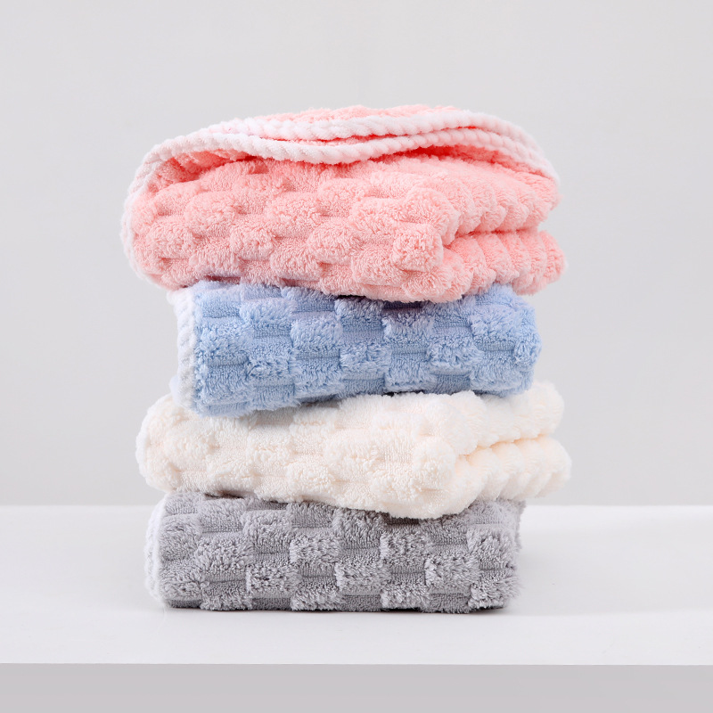 Coral velvet cloud pattern thick absorbent face towel, absorbent and non-fuzzing, soft and comfortable bath towel