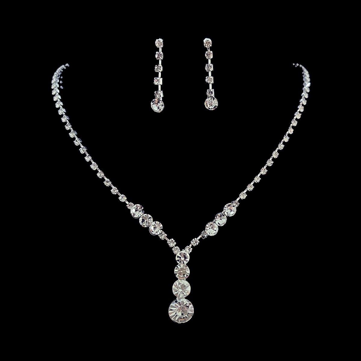 Set van bruidsketting en choker voor dames met uniek design_voghion.com