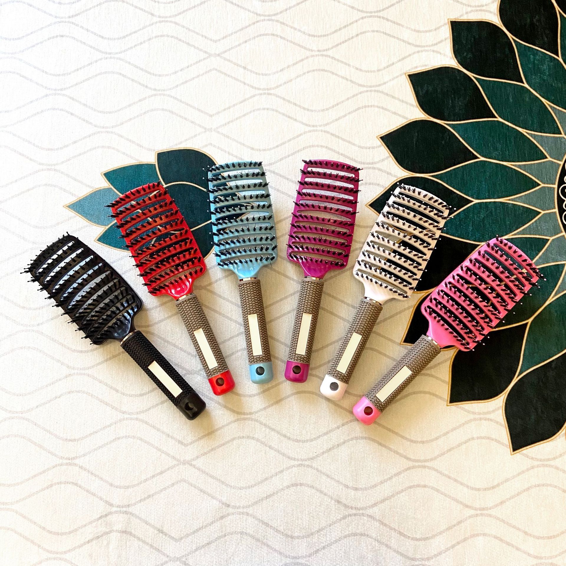 Peine de cerdas de plástico forma de cerdas peine costilla peine liso Pelo Rizado grande curvo peine del pelo cabeza del cuero cabelludo peine de masaje