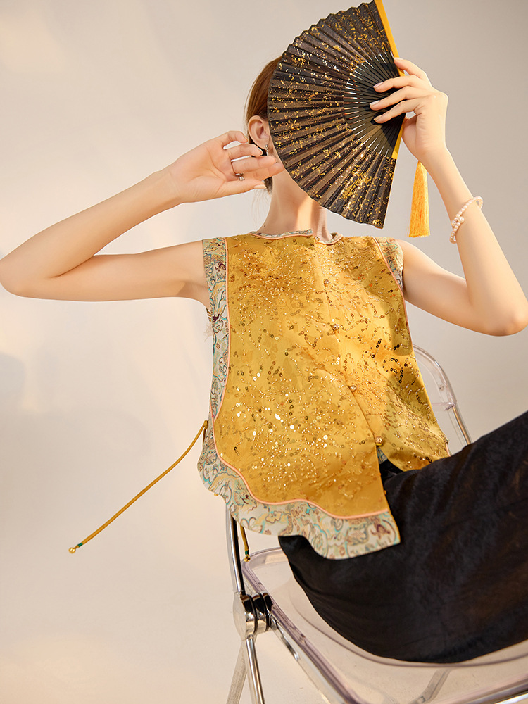 Áo vest gile nữ phong cách retro Tân Trung Hoa, cổ đứng, thêu đính hạt cườm tinh xảo — Vàng chanh