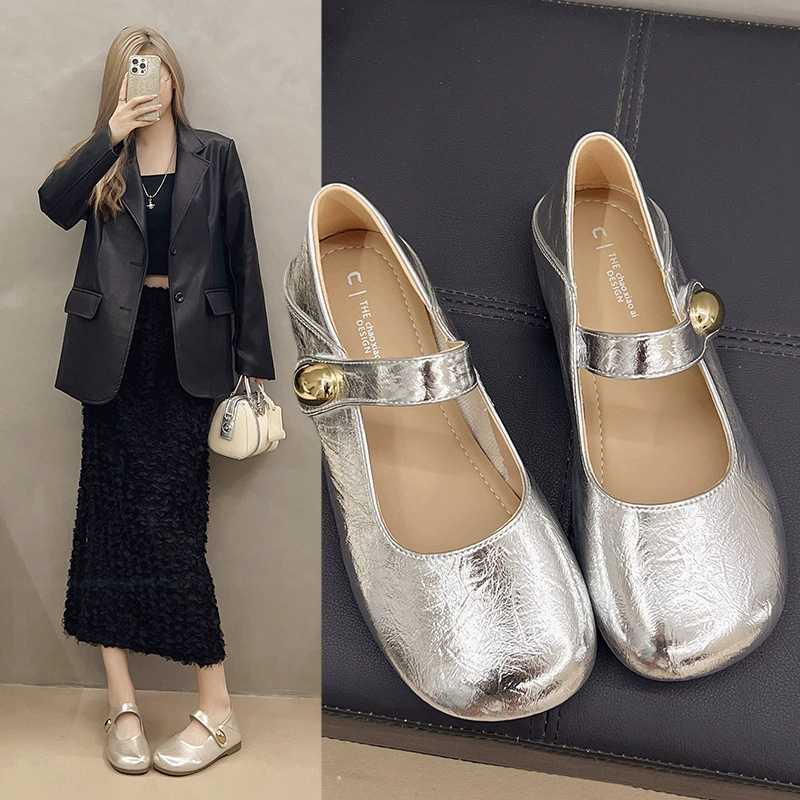 Туфли Мэри Джейн для женщин, лето 2025, новый стиль, жемчужная пряжка, нежные вечерние туфли, неглубокий толстый каблук, мягкая подошва.