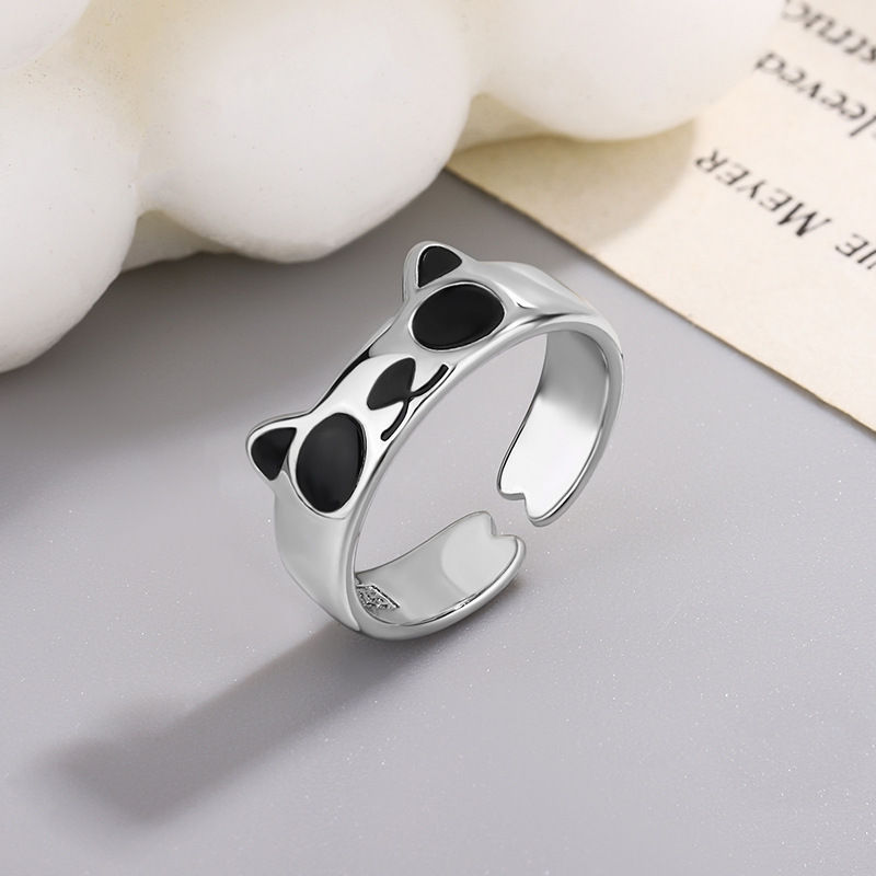 Cartoon black cute elegant fashionable design ring for men and women