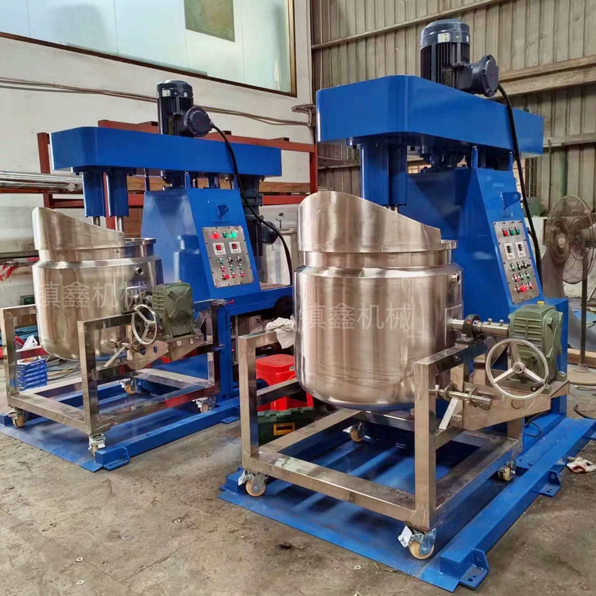 Краска, латексная краска, гомогенизирующий эмульгатор, преобразование частоты краски, регулирование скорости, высокоскоростной смеситель, высокоскоростная диспергирующая машина, гидравлический подъемник