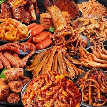 零食大礼包小吃网红休闲食品辣条批发麻辣鸡肉好吃的足量整箱便宜