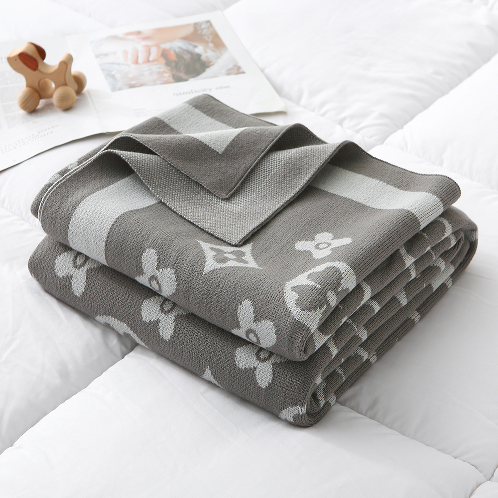 Knitted duvet, sofa for sleep
