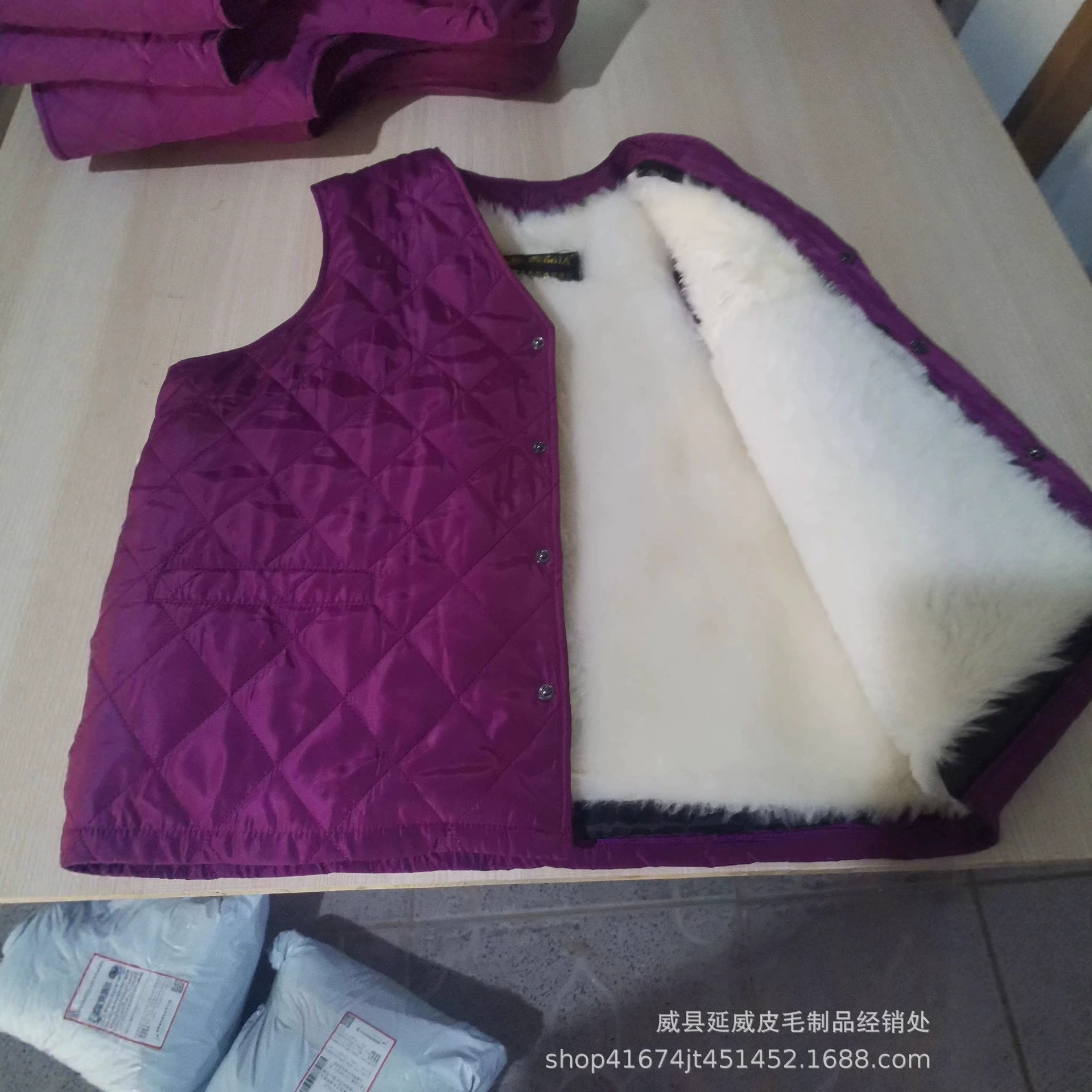 Шерстяной жилет оптом, женский меховой жилет из овчины среднего и пожилого возраста, зимняя одежда для мамы