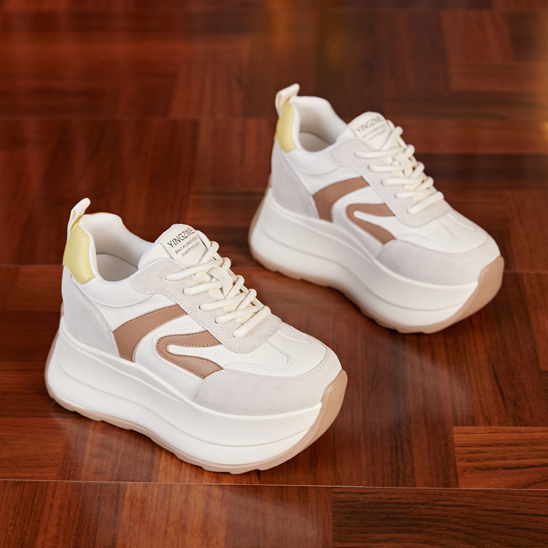 Giày sneaker nữ đế dày tăng chiều cao dáng nhỏ khoe chân — Màu be