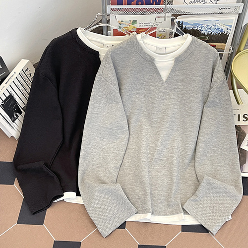 Men's Cleanfit Trend Brand Simple Retro Casual Loose Long Sleeve T-Shirt with Plaid Design for Spring and Autumn