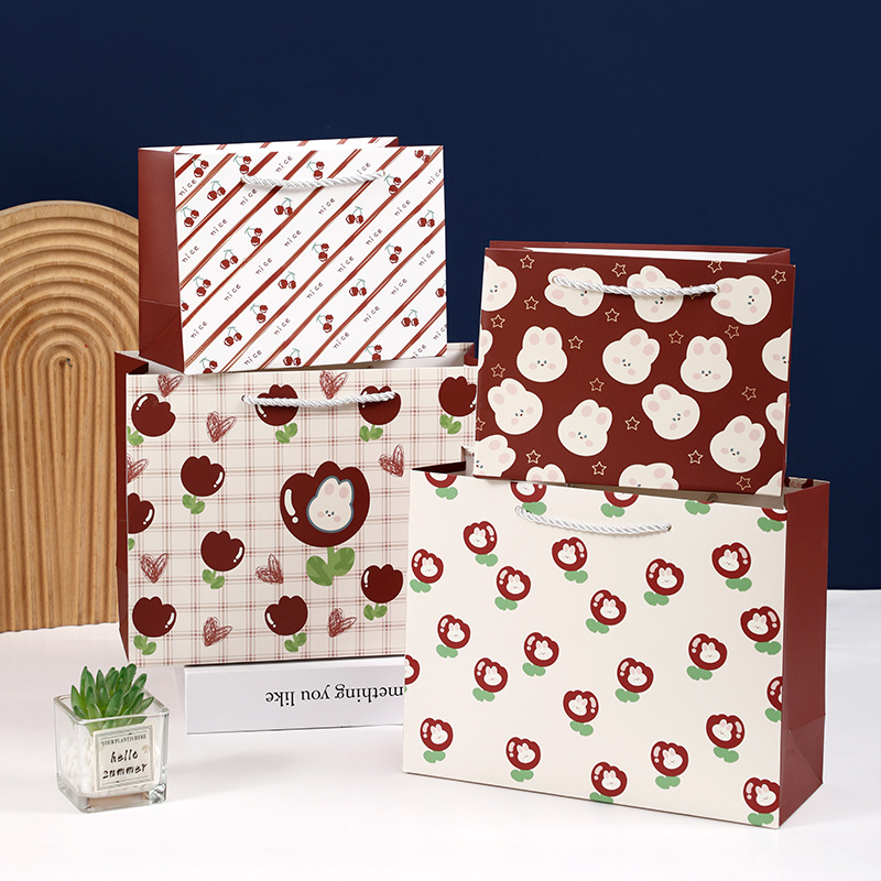 卡通可爱动物礼品袋加厚白卡手提袋高颜值生日礼物玩具包装纸袋子