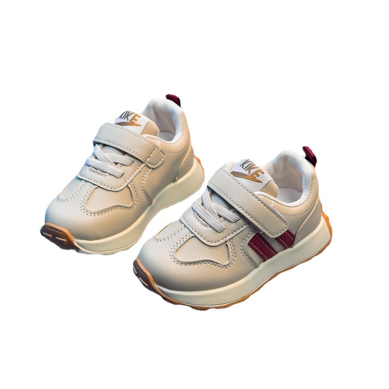 Venta al por mayor 2024 primavera y otoño zapatos de tablero para niños nuevos zapatos para niños de estudiantes cabeza de concha deportes zapatos blancos zapatos de tablero para niños