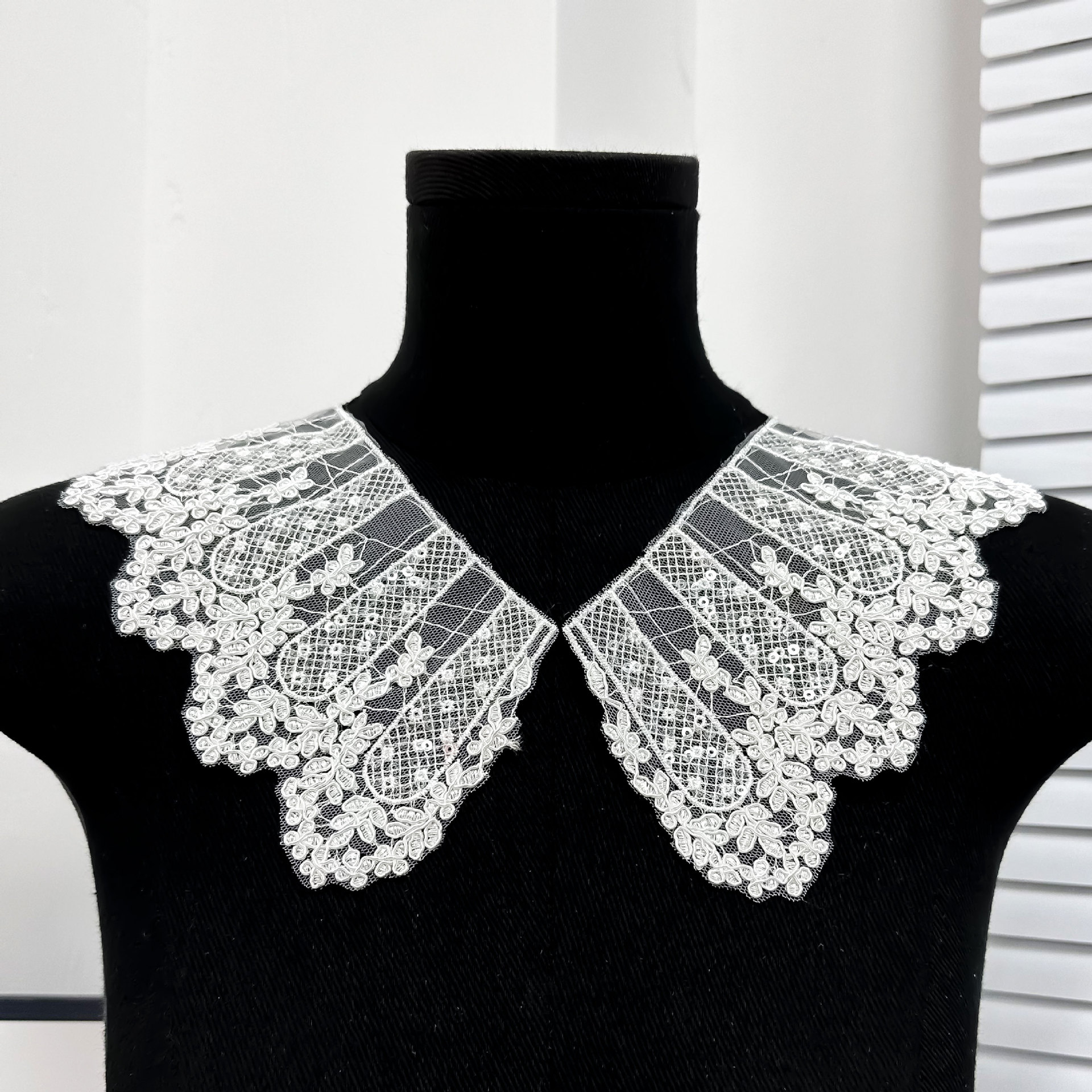 Blanco bordado encaje mujer falso traje conjunto corbata decoración vestido collar encaje collar falso collar frente