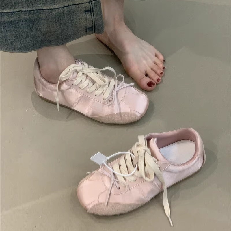 少女感蝴蝶结白色运动鞋女春季新款绑带休闲蕾丝阿甘鞋德训鞋女鞋