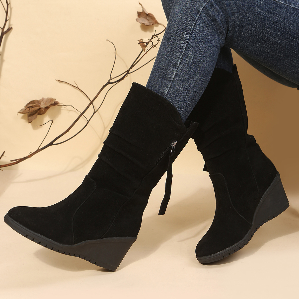 Plus-size low heel round head women's height-raising casual boots_voghion.com