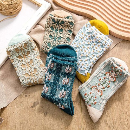 Retro three-dimensional relief socks for women in autumn and winter style mid-tube socks Korean style literary cute floral ladies stockings