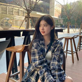 春秋季宽松格子衬衫女薄慵懒风复古秋装长袖衬衣开衫外套上衣批发