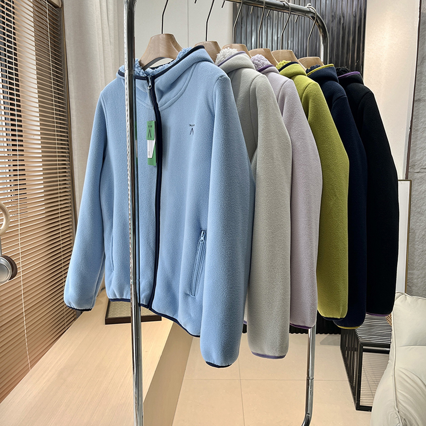 山系摇粒绒抗寒保暖羊羔绒加厚宽松运动连帽情侣款休闲卫衣女