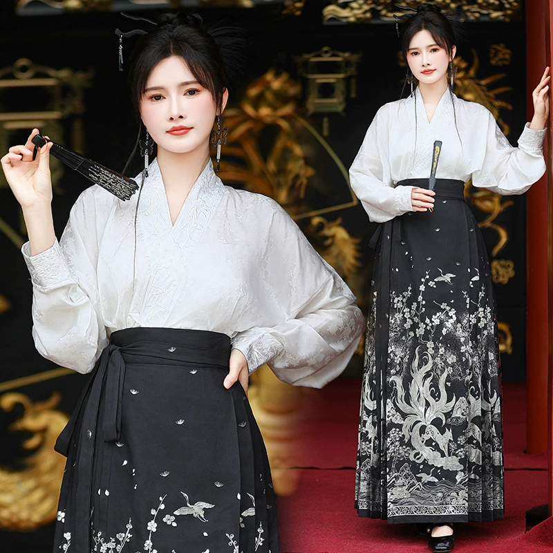 Оригинальный новый женский топ в китайском стиле Hanfu в национальном стиле из жаккардовой ткани с вышивкой и рукавами-самолетами и юбкой мамиан с золотым тиснением.