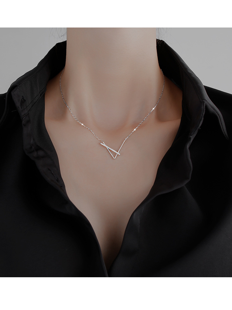 Fashion Simple Style Geometric Titanium Steel Rhinestone Metal Diamond Artificial Gemstones Necklace display picture 3