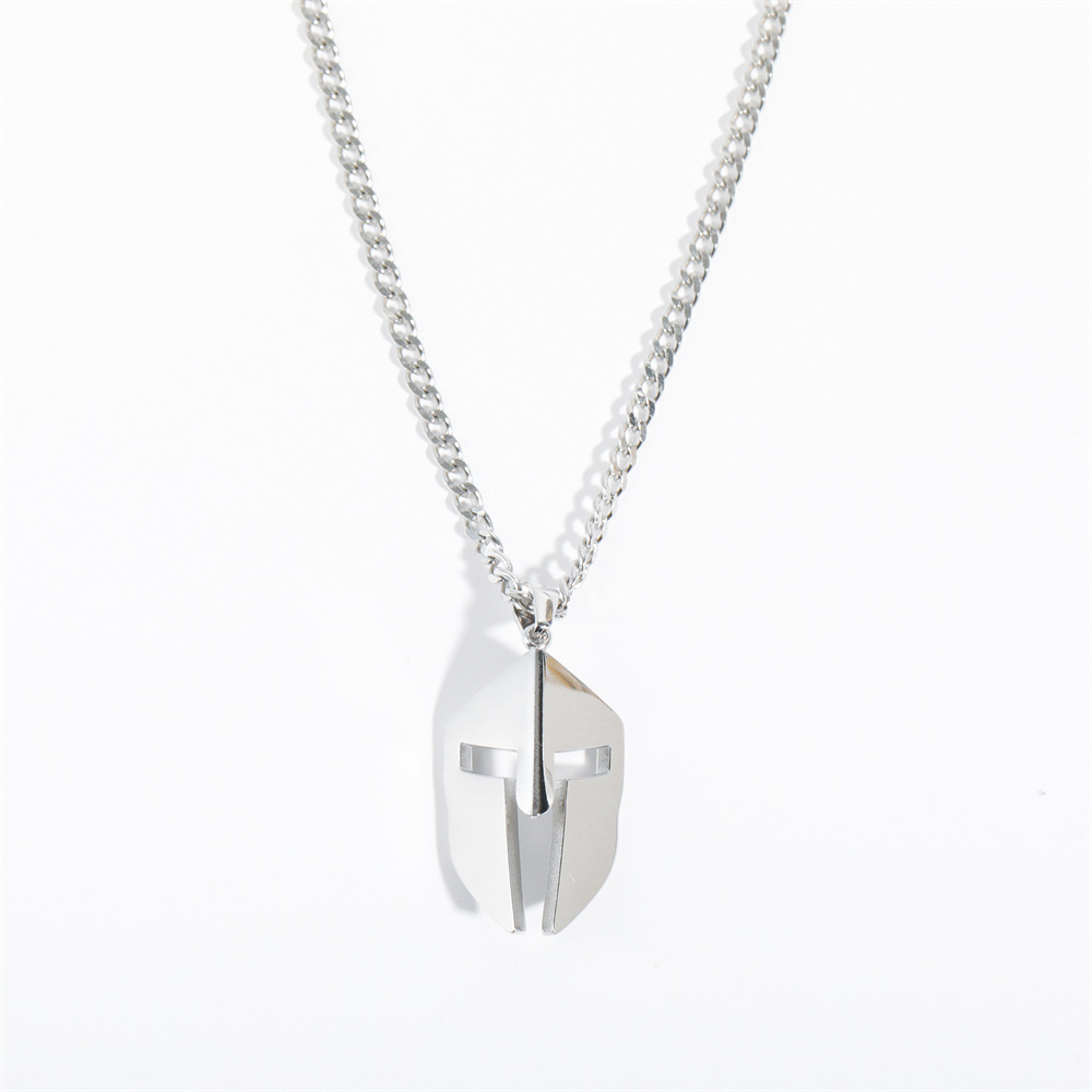 Herenketting met spartaanse krijger masker hanger van titanium_voghion.com