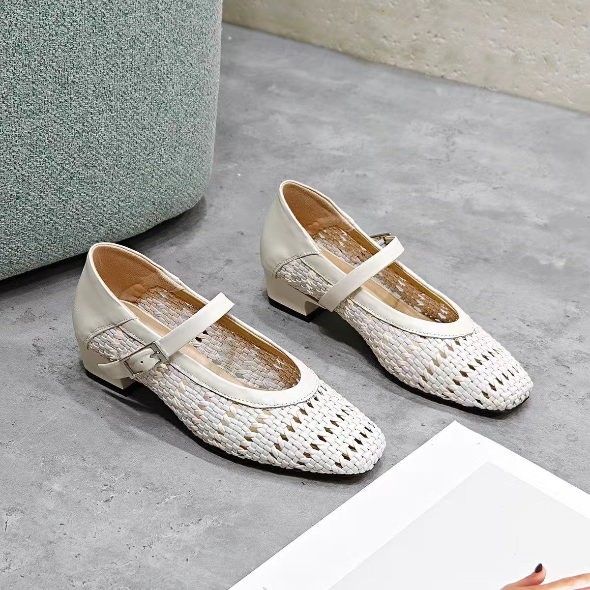Sandal nữ da thật mũi vuông dệt rỗng gót thô thấp 4 cm — màu be chi tiết 8