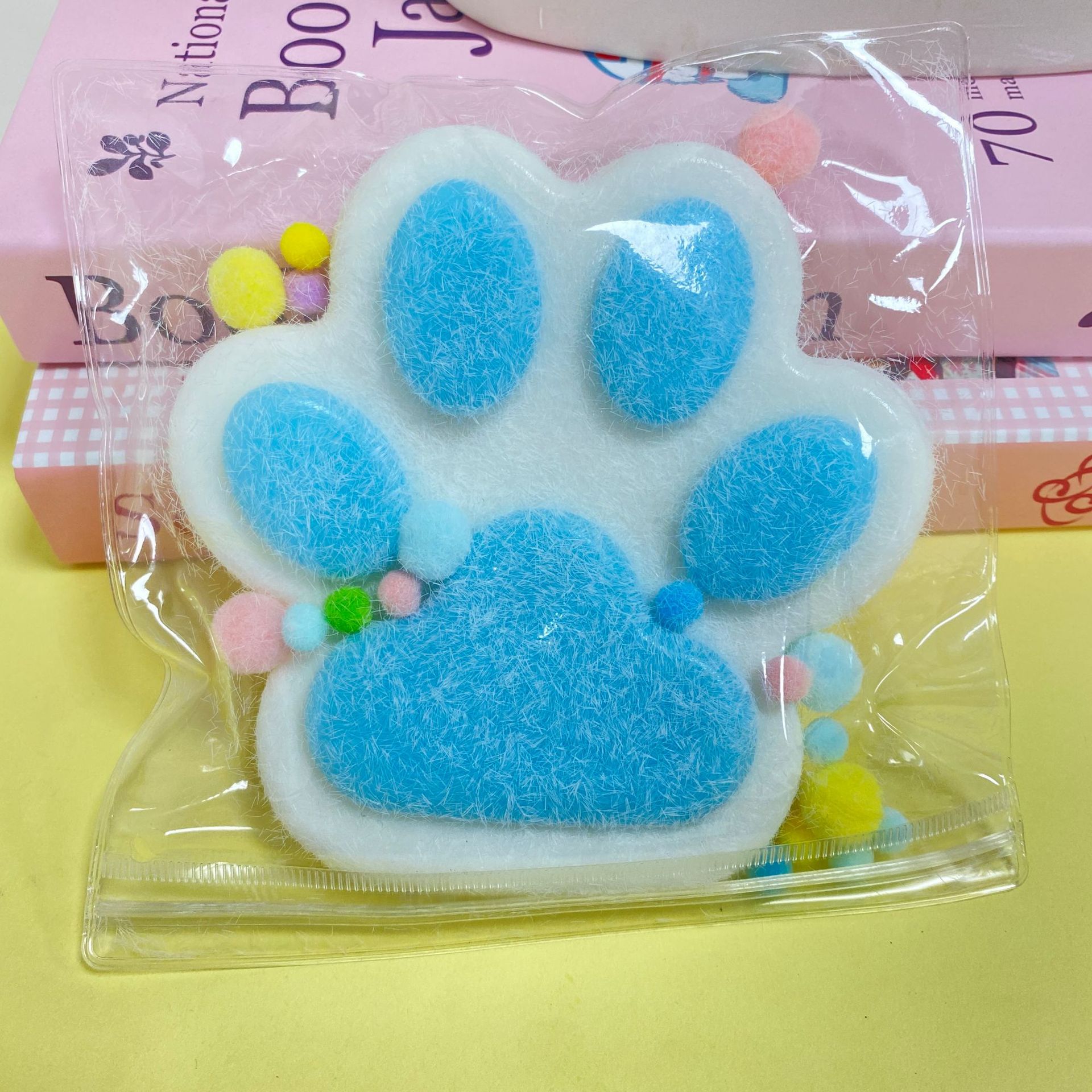 Pequeño libro rojo con garras de felino de peluche super grandes pellizcadas pellizcadas juguetes de descompresión de barro súper suave para jugar pellizcadas pellizcadas pellizcadas reducción de presión image 9