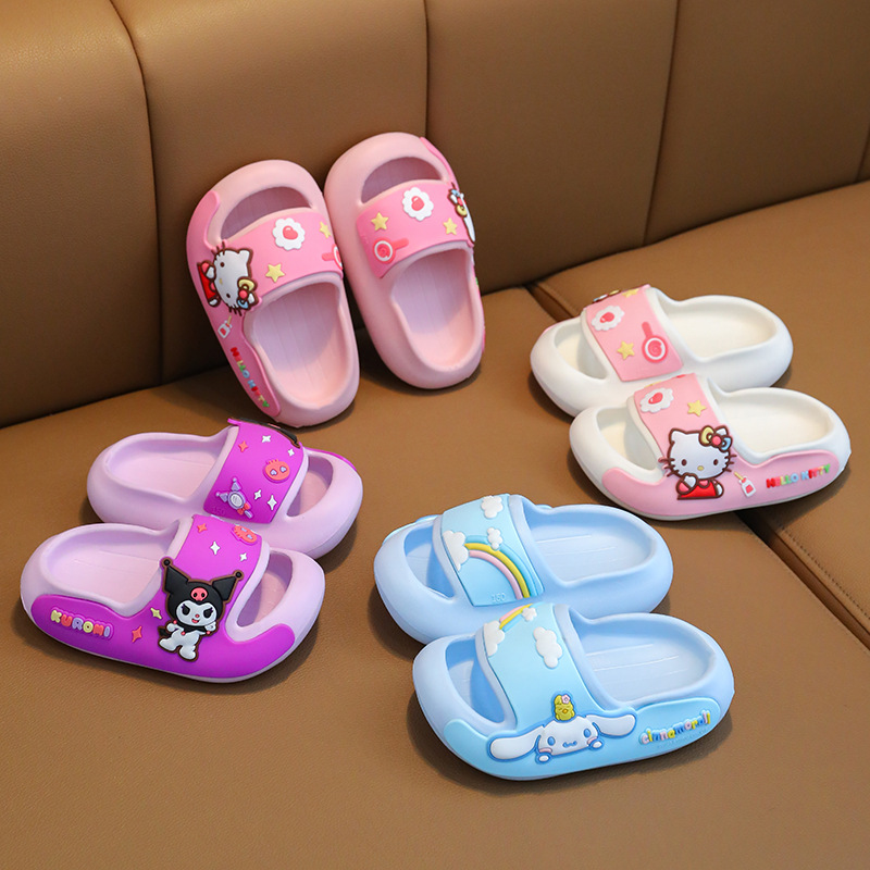 Zapatillas infantiles genuinas de Sanrio, sandalias de dibujos animados de verano para niñas, zapatos antideslizantes para el hogar, uso exterior, suaves