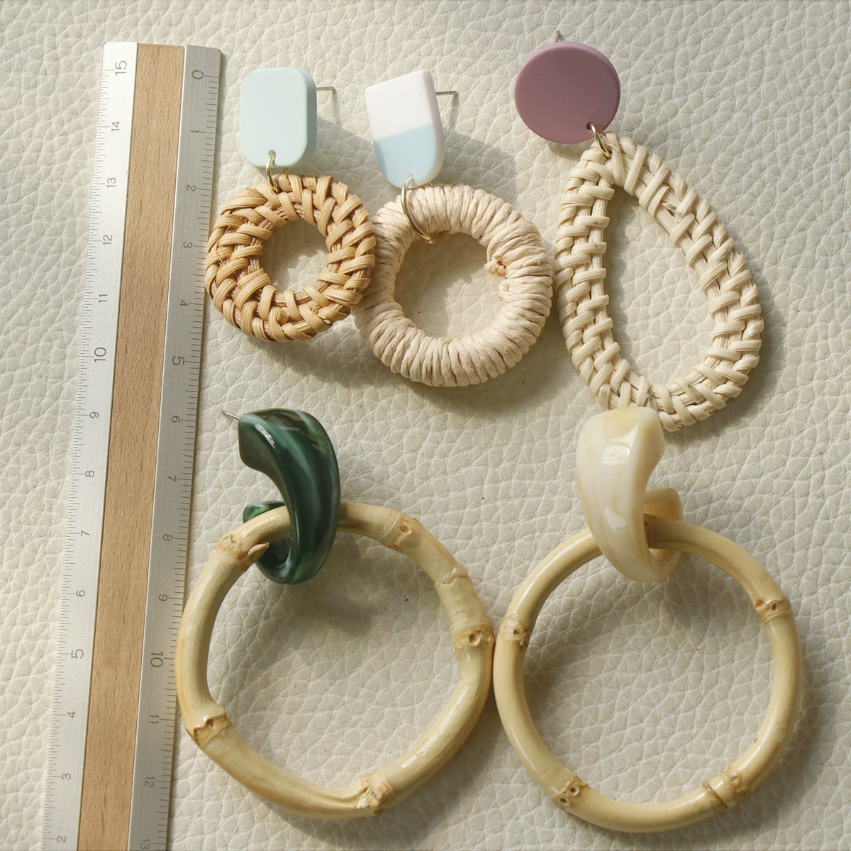 Эarrings straw fresh handmade, простой и изящный дизайн