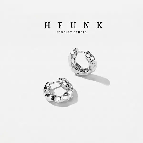 European and American Niche Design Metal Texture Small Hoop Earrings, Simple, Fashionable, Versatile, Ins-Style Minimalist Earrings