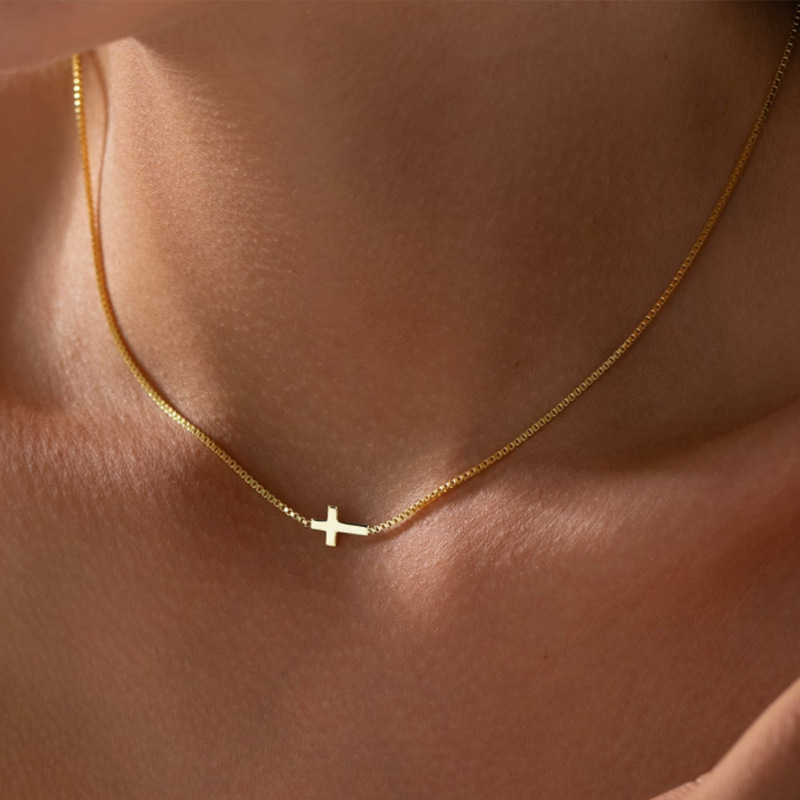 European and American Fashion Ins-Style Copper-Plated 14K Real Gold Cross Necklace, Simple and High-End Women's Clavicle Chain Wholesale