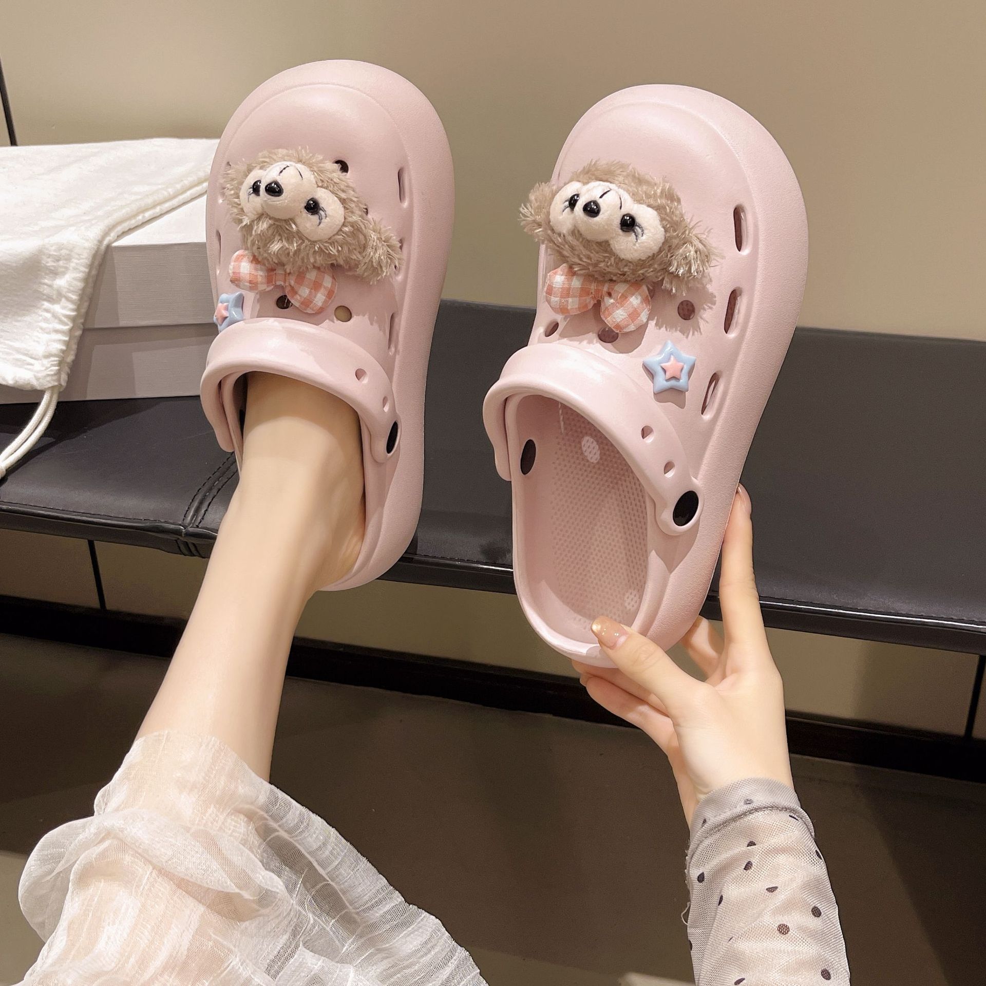 New Shirley Rose Croc Shoes Fashionable and Versatile Cute Cartoon Women's Summer Outerwear Thick-Soled Sandals Breathable and Non-Slip