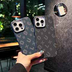 iPhone17用夜光カーボンファイバー柄マグネット式スマホケース、Apple16用クリエイティブBXU文字フルカバー保護ケース