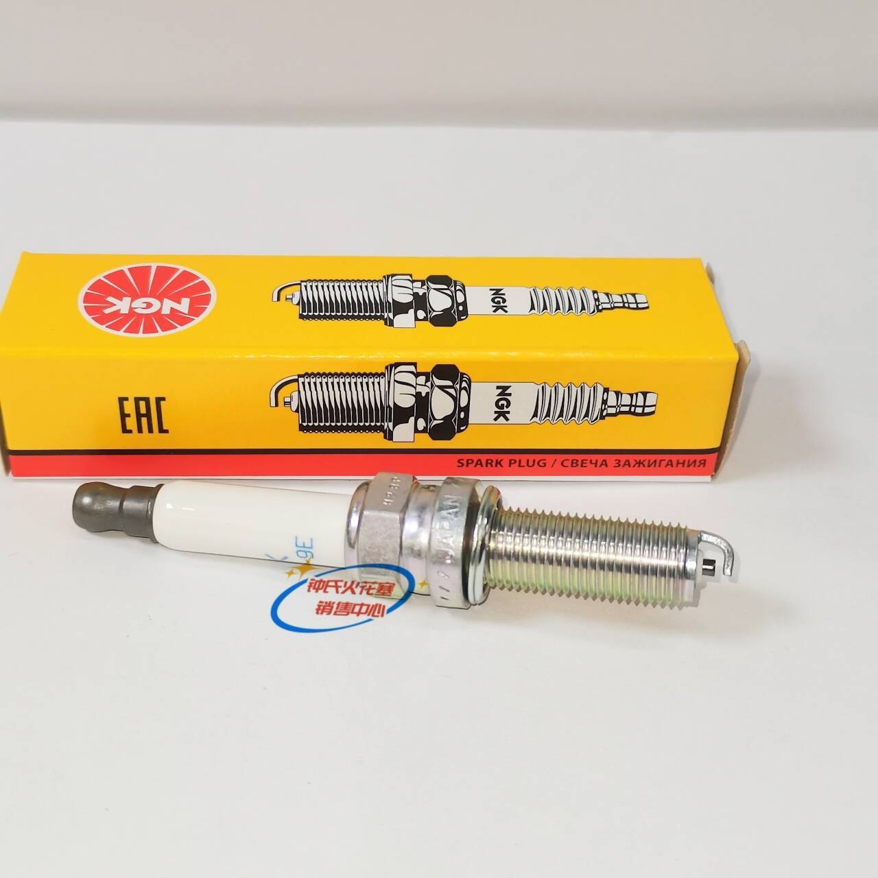 Supply Genuine Ngk Spark Plug Ngk Spark Plug Lmar8J-9E 93972 Suitable for Bmw Motorcycle F8